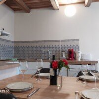 tour du rocher gite cuisine prête à recevoir