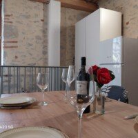 tour du rocher gite cuisine chaleureuse